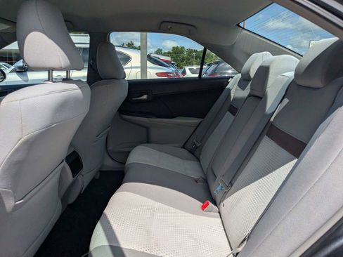Used 2013 Toyota Camry LE FWD image 11