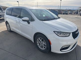 Certified 2023 Chrysler Pacifica Touring-L video 1