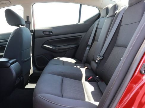 Used 2024 Nissan Altima 2.5 SV FWD image 14