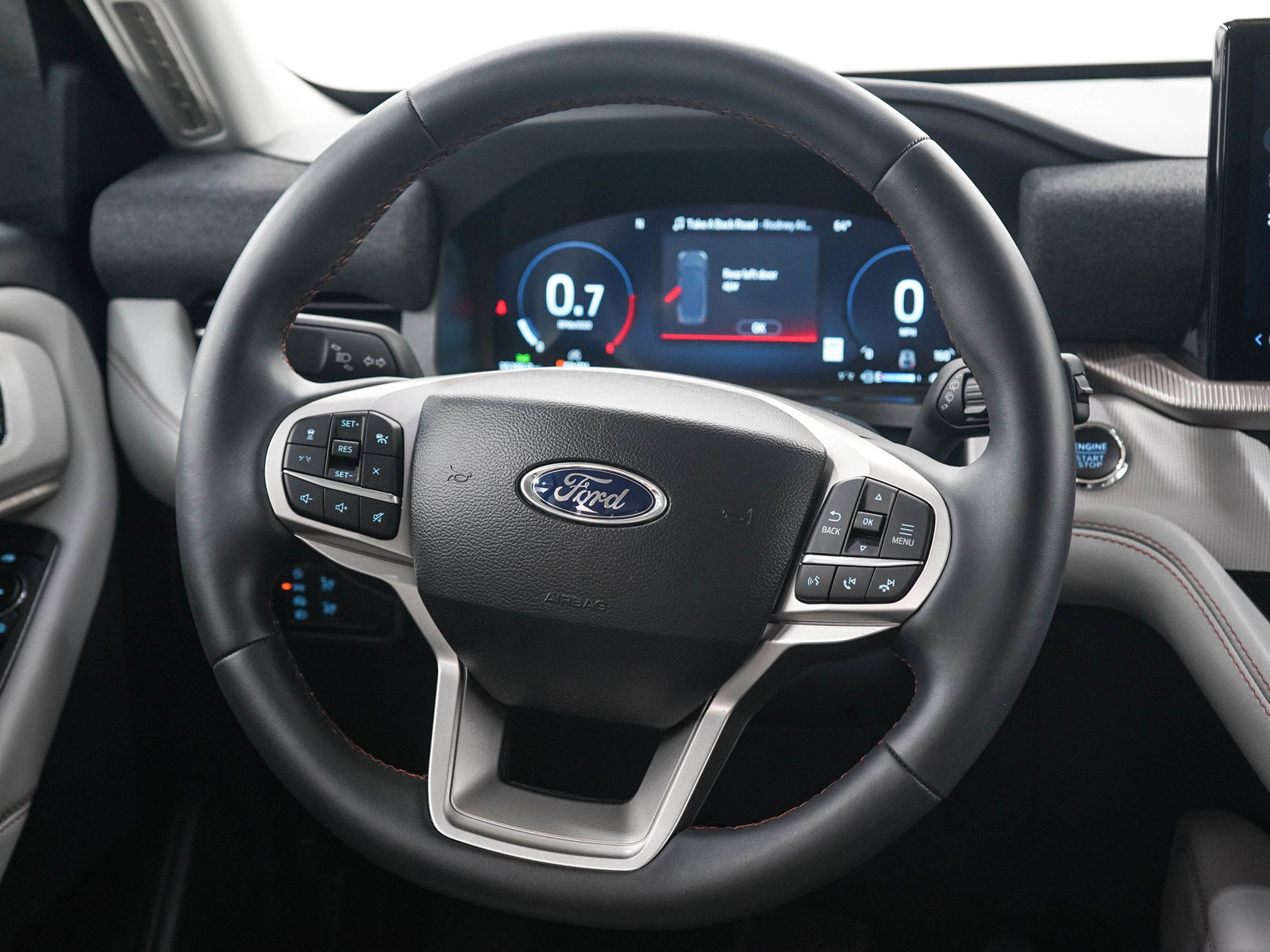 Used 2025 Ford Explorer Active w/ Active Comfort Package AWD/4WD image 17
