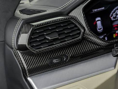 Used 2020 Lamborghini Urus AWD/4WD image 22