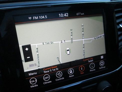 Used 2019 Jeep Grand Cherokee Altitude image 18