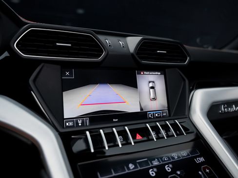 Used 2019 Lamborghini Urus AWD/4WD image 48