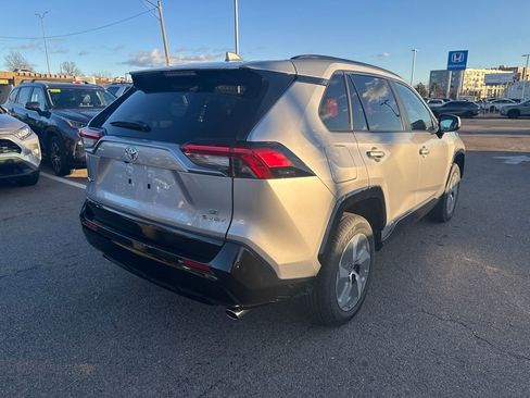 New 2025 Toyota RAV4 SE image 7