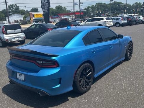 Used 2019 Dodge Charger Scat Pack RWD image 3