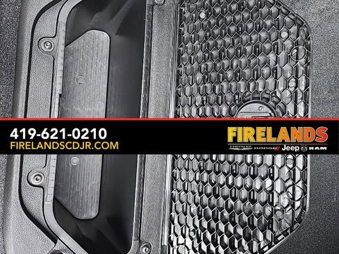 New 2026 RAM 1500 4x4 Crew Cab image 25