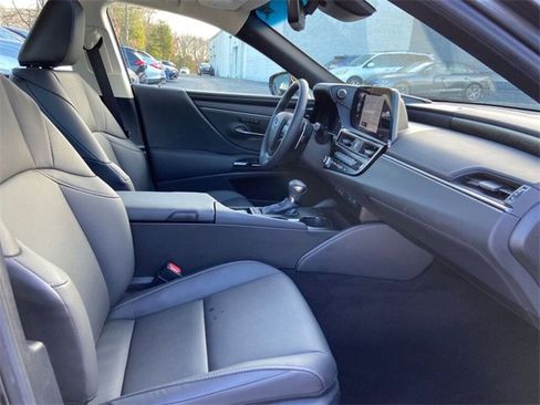 Certified 2024 Lexus ES 350 w/ Premium Package image 26