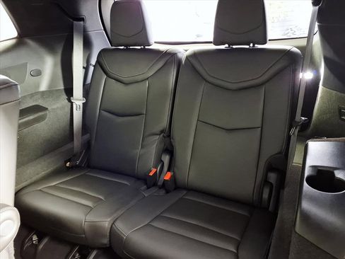 Used 2021 Cadillac XT6 Premium Luxury w/ LPO, ONYX Package image 9