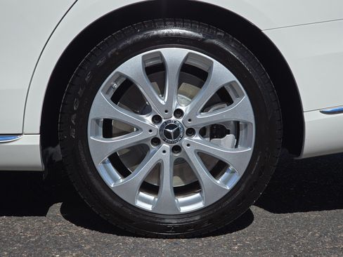 Used 2018 Mercedes-Benz E 400 4MATIC Wagon image 38