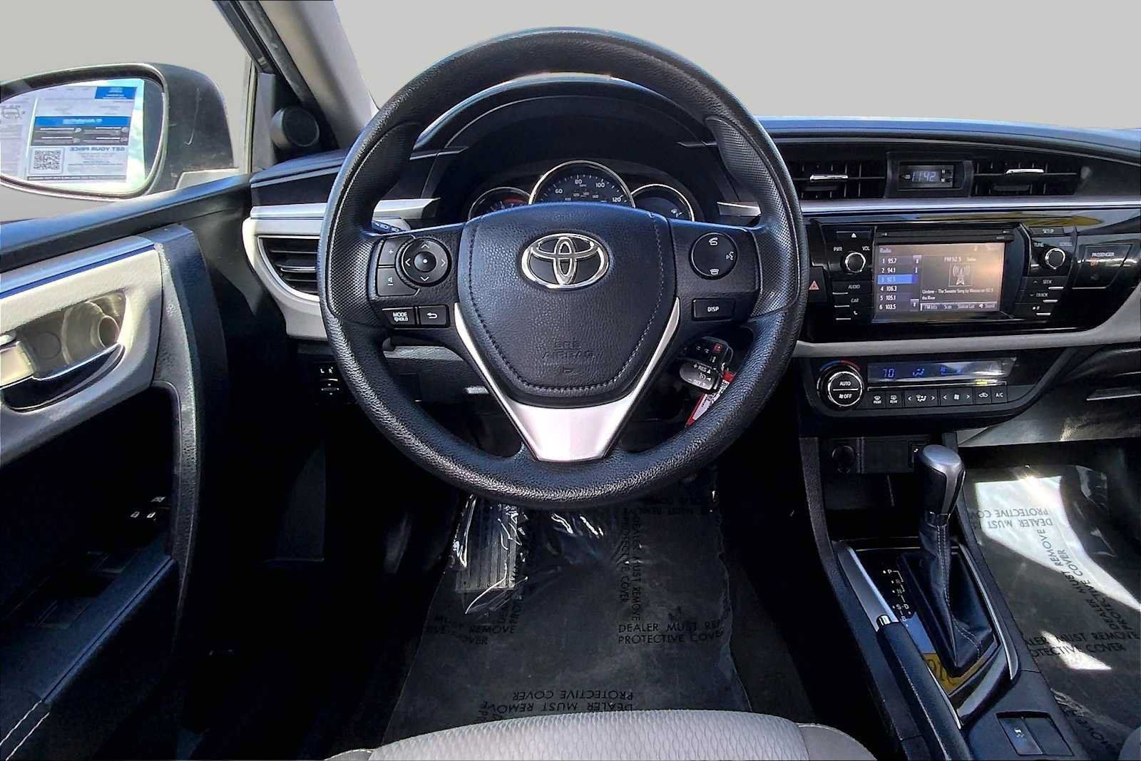 Used 2016 Toyota Corolla LE FWD image 4