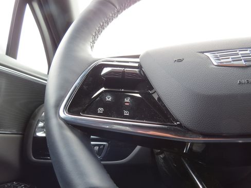 New 2025 Cadillac Lyriq Sport image 15