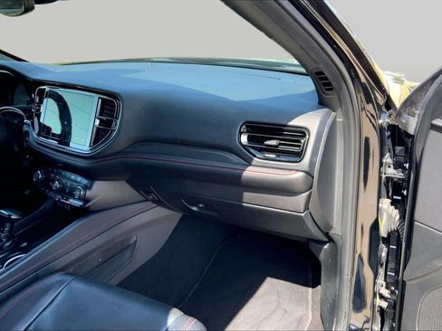 Used 2024 Dodge Durango GT RWD image 19