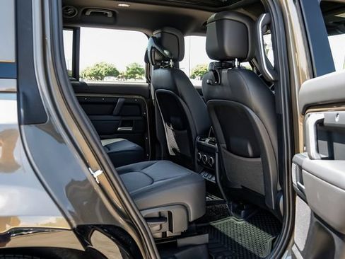 New 2026 Land Rover Defender 130 X-Dynamic SE AWD/4WD image 48
