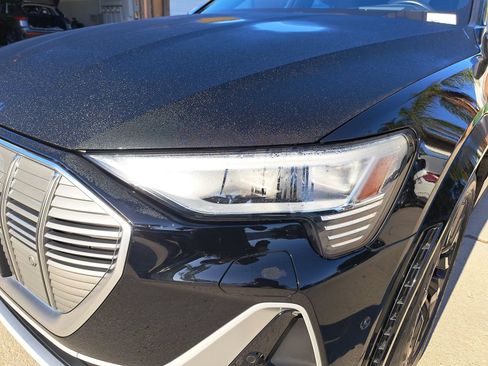 Used 2022 Audi e-tron S Prestige AWD/4WD image 12