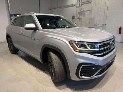 Used 2022 Volkswagen Atlas Cross Sport SEL R-Line AWD/4WD image 3