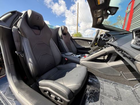 Used 2021 Lamborghini Huracan EVO image 29