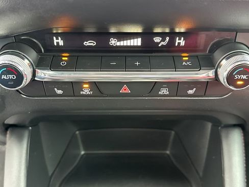 Used 2023 MAZDA MAZDA3 s image 33