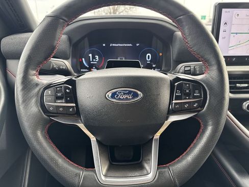 Used 2025 Ford Explorer ST-Line w/ ST-Line Street Pack image 11