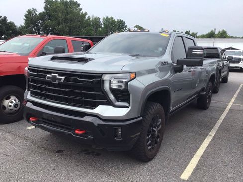 Used 2025 Chevrolet Silverado 2500 LTZ w/ Trail Boss Package AWD/4WD image 2