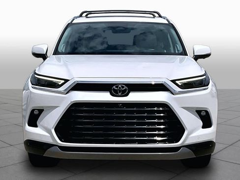 Used 2025 Toyota Grand Highlander FWD image 4