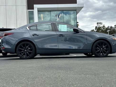 Used 2023 MAZDA MAZDA3 s FWD image 2
