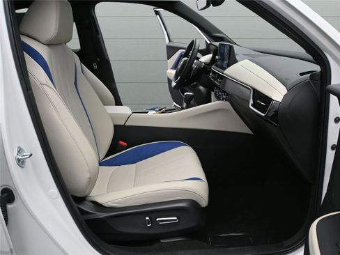 Certified 2025 Acura ADX A-Spec image 18