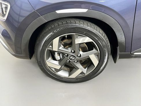 Used 2021 Hyundai Venue FWD image 8