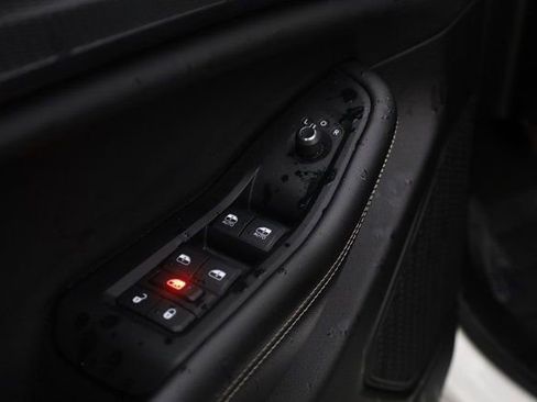 Used 2023 Jeep Grand Cherokee Laredo image 12