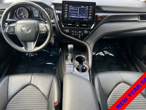 Used 2023 Toyota Camry SE image 14
