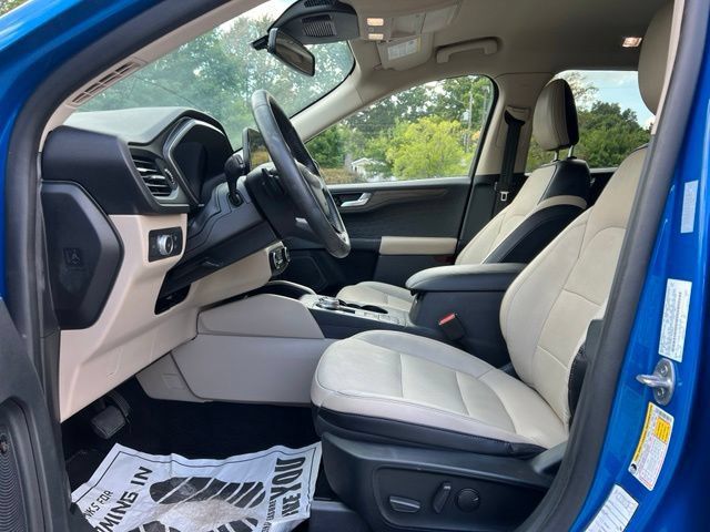 Used 2020 Ford Escape Titanium AWD/4WD image 11