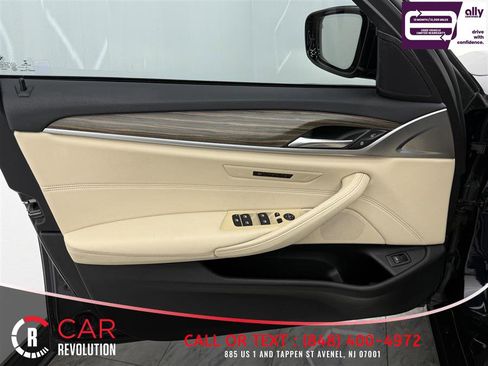 Used 2019 BMW 530i w/ Convenience Package RWD image 31