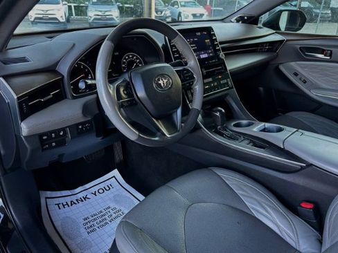 Used 2020 Toyota Avalon Limited image 12
