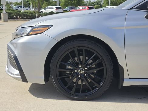 Used 2023 Toyota Camry XSE FWD image 8