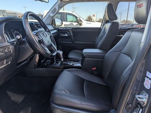 Used 2024 Toyota 4Runner TRD Off-Road Premium image 29