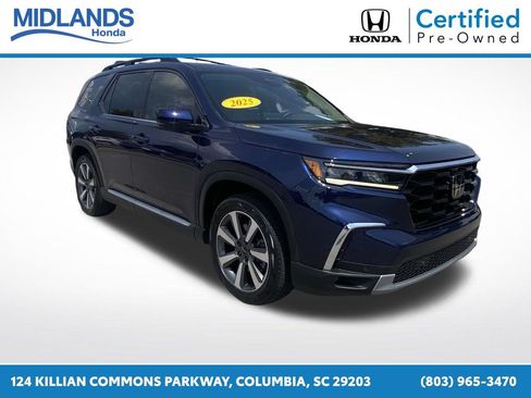 Used 2025 Honda Pilot Touring image 1