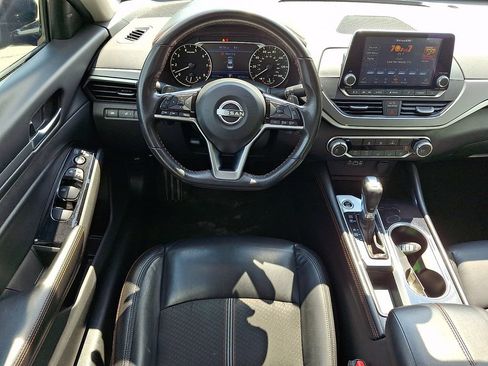 Used 2024 Nissan Altima 2.5 SR FWD image 12