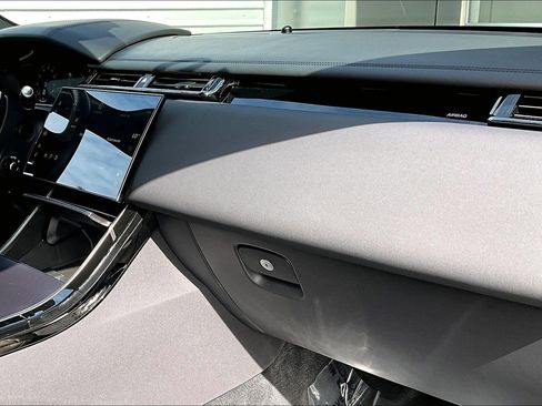 Used 2026 Land Rover Range Rover Velar Dynamic SE image 16