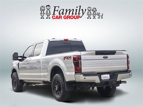 Used 2022 Ford F250 Lariat w/ Lariat Value Package image 3