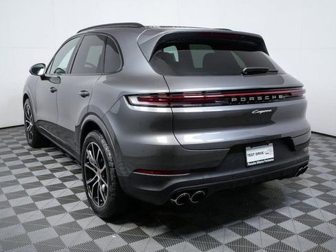 New 2026 Porsche Cayenne AWD image 3