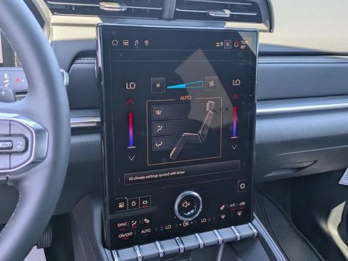 New 2026 GMC Terrain Elevation w/ Elevation Premium Package AWD/4WD image 23
