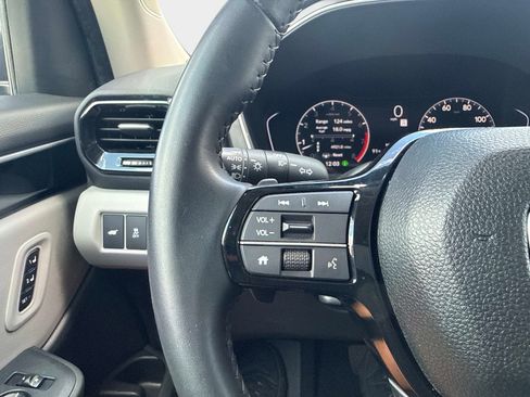 Used 2025 Honda Pilot EX-L image 29