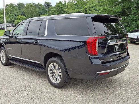 Used 2022 GMC Yukon XL SLT w/ SLT Premium Package AWD/4WD image 7