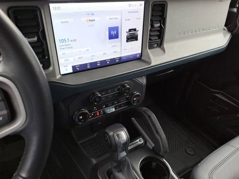 Used 2024 Ford Bronco Outer Banks image 15