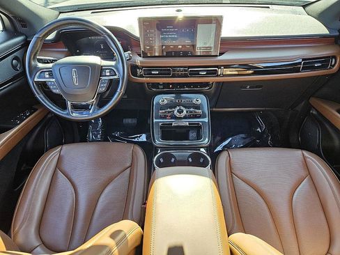 Used 2023 Lincoln Nautilus Reserve w/ Equipment Group 201A image 11