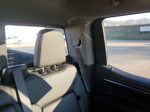 Used 2024 GMC Sierra 1500 SLT w/ SLT Premium Plus Package image 15