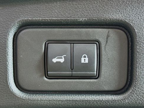 Used 2024 Nissan Pathfinder SL AWD/4WD image 31