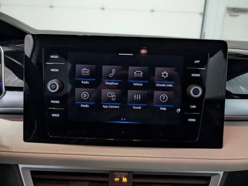 Used 2025 Volkswagen Taos SE image 20