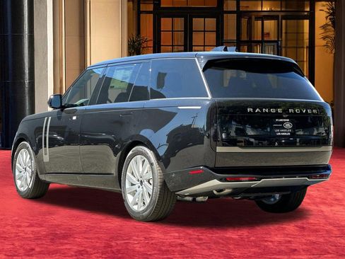 New 2026 Land Rover Range Rover Long Wheelbase SE AWD/4WD image 3