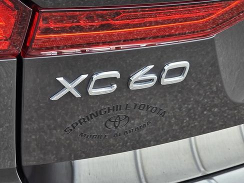 Used 2022 Volvo XC60 B6 Inscription w/ Advanced Package AWD/4WD image 38