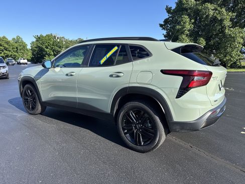 Used 2025 Chevrolet Trax ACTIV w/ Driver Confidence Package FWD image 3